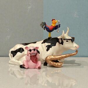 Cow parade figurine